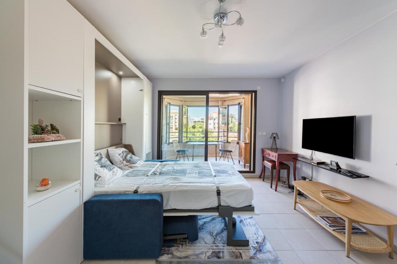 Beau Studio Veranda A Deux Pas De La Mer - Parking Inclus Juan-les-Pins Exterior photo