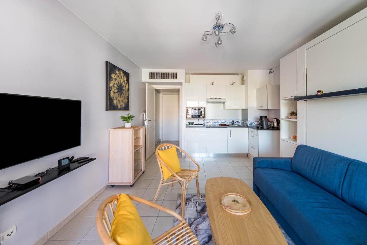 Beau Studio Veranda A Deux Pas De La Mer - Parking Inclus Juan-les-Pins Exterior photo